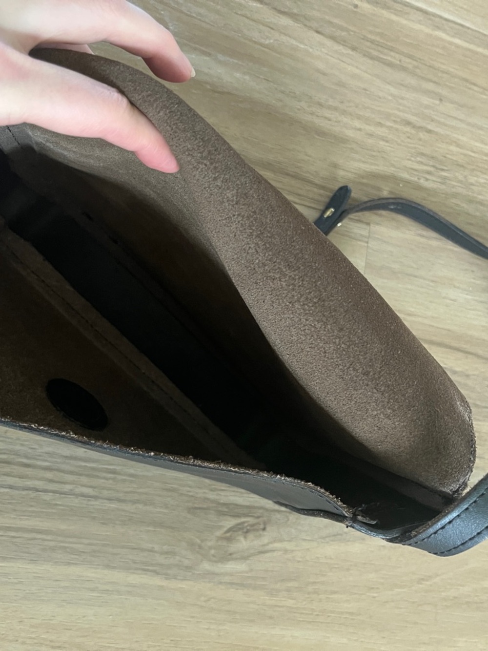 Nisolo Clara Leather Crossbody Bag - Picture 7 of 9